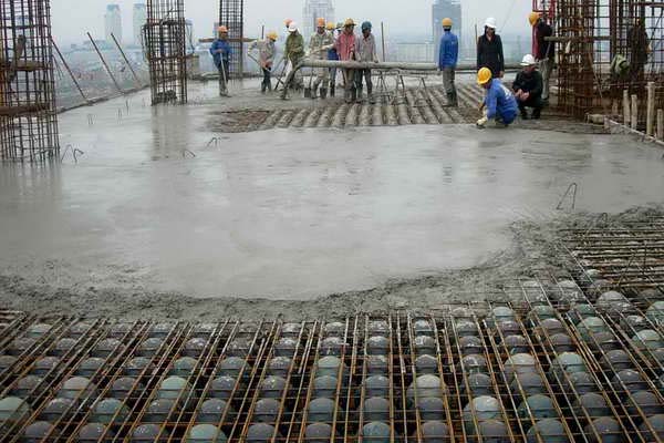 Sàn bê tông bóng nhựa được sử dụng trong thi công xây dựng hiện đại