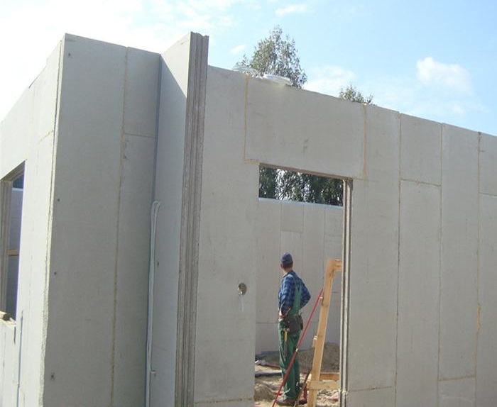 Một công trình xây dựng dùng tấm bê tông nhẹ lắp ghép Hightwall làm tường