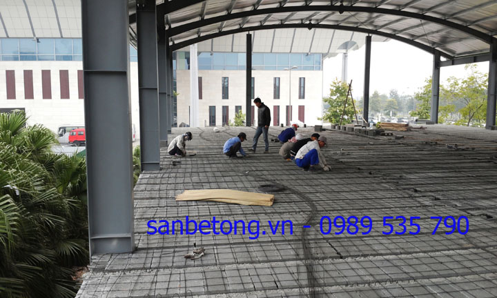 Toàn cảnh thi công sàn bê tông nhẹ - khung thép tiền chế tại TT Hội nghị Quốc gia