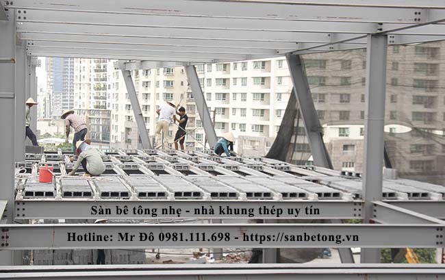 Một công trình xây dựng công nghiệp sử dụng sàn bê tông panel nhẹ do Bê Tông An Gia Bình thi công tại khu đô thị mới Cầu Giấy - Hà Nội