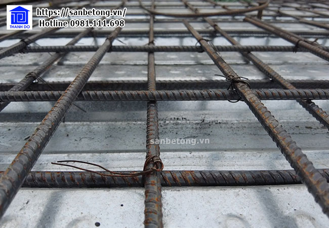 Lớp cốt thép giống sàn bê tông truyền thống