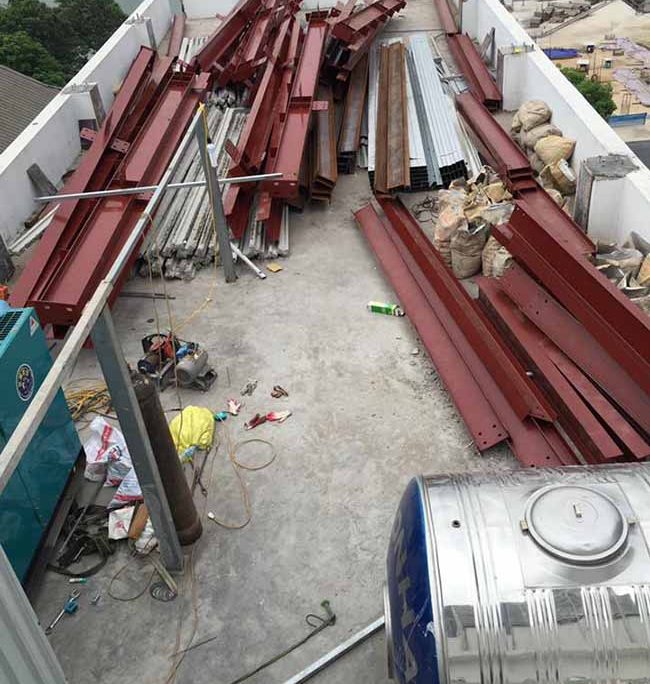 Tập kết vật liệu chuẩn bị thi công 300m2 sàn bê tông nhẹ và khung thép tiền chế