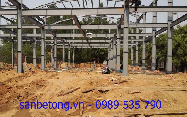 Toàn cảnh khu thi công nhà khung thép và sàn bê tông nhẹ tại TT Hội nghị Quốc gia