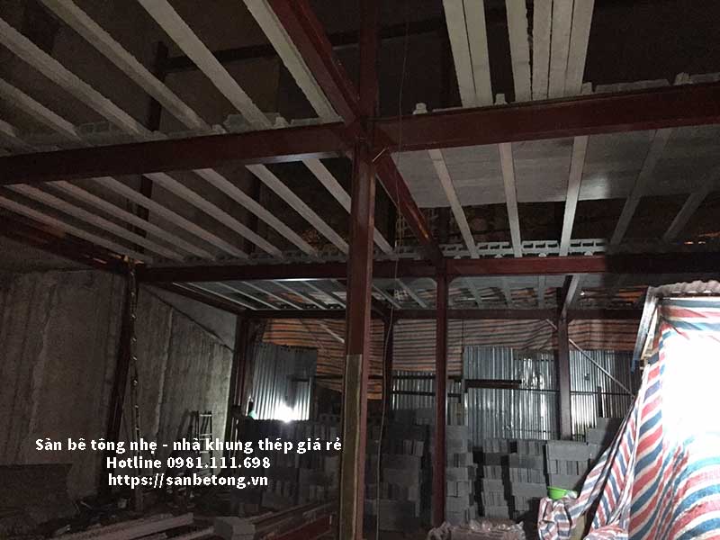 Mặt dưới của sàn bê tông nhẹ tại Trần Duy Hưng