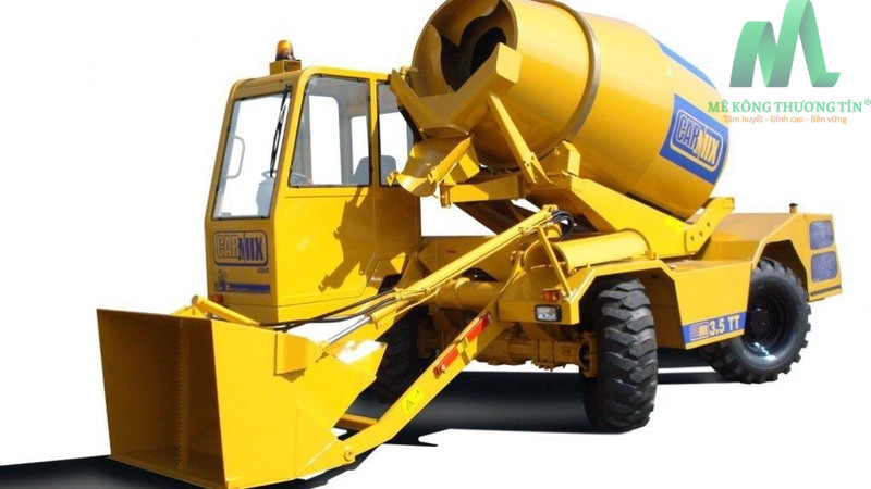 Xe trộn bê tông tươi tự hành