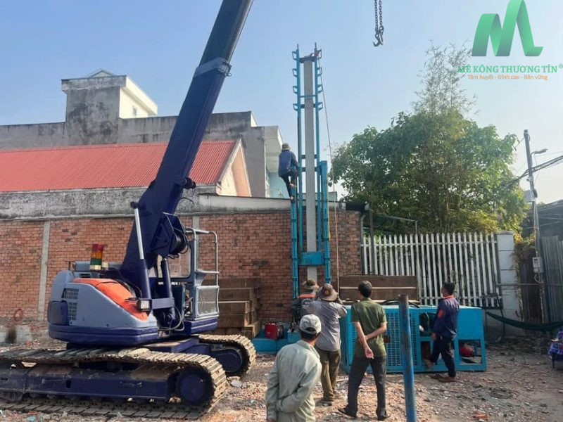 Thiết bị thi công ép cọc bê tông