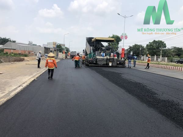 Bê tông nhựa được thi công làm mặt đường giao thông hiện đại