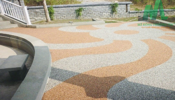 Bê tông màu là gì? 5 ưu điểm nổi bật cho công trình thi công