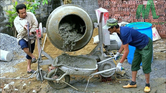 đội đổ bê tông tay