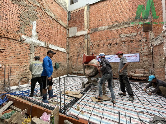 đội đổ bê tông tay