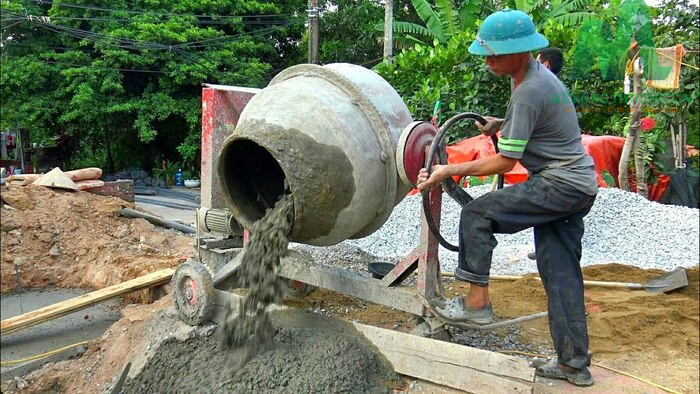 đội đổ bê tông tay