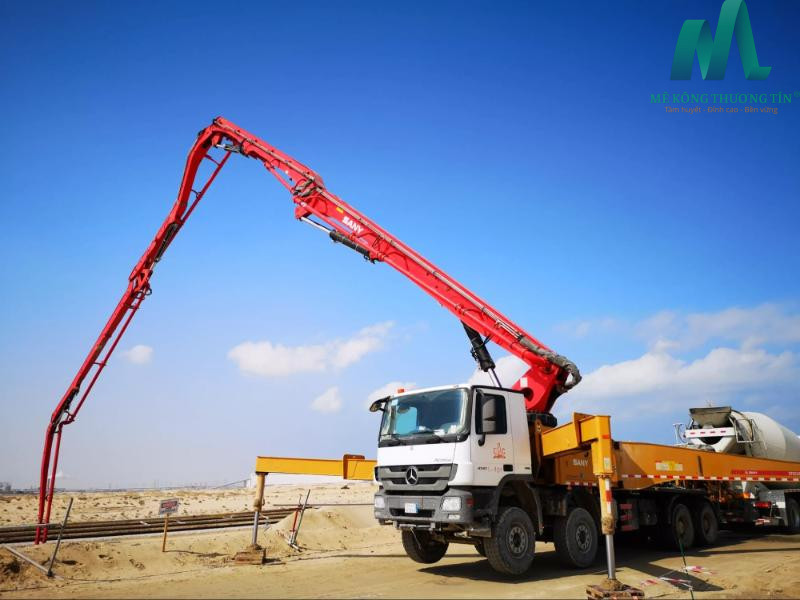 Xe bơm bê tông tươi gồm dòng xe động và xe tĩnh