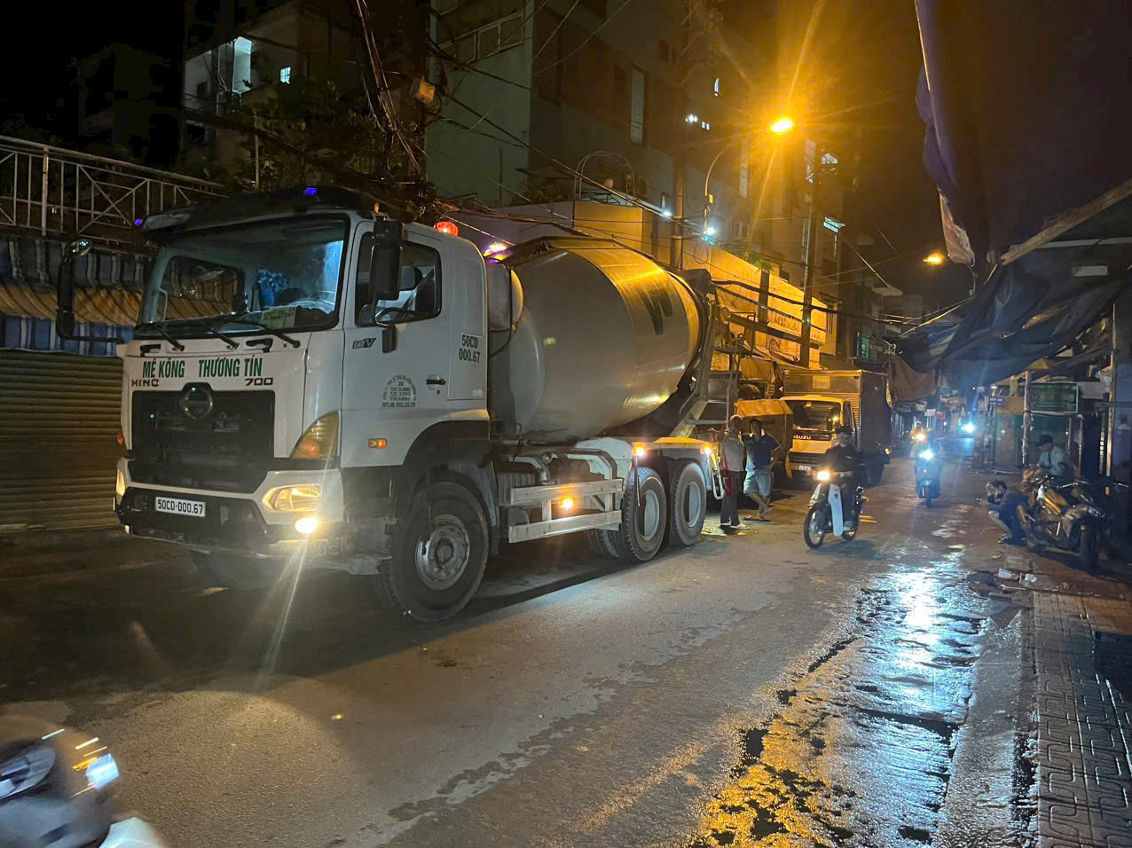 Xe bê tông tươi quận 6 của Mê Kông Thương Tín tại công trình xây dựng