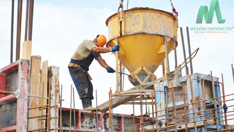 Giải quyết trường hợp đổ bê tông tươi xong thì gặp mưa