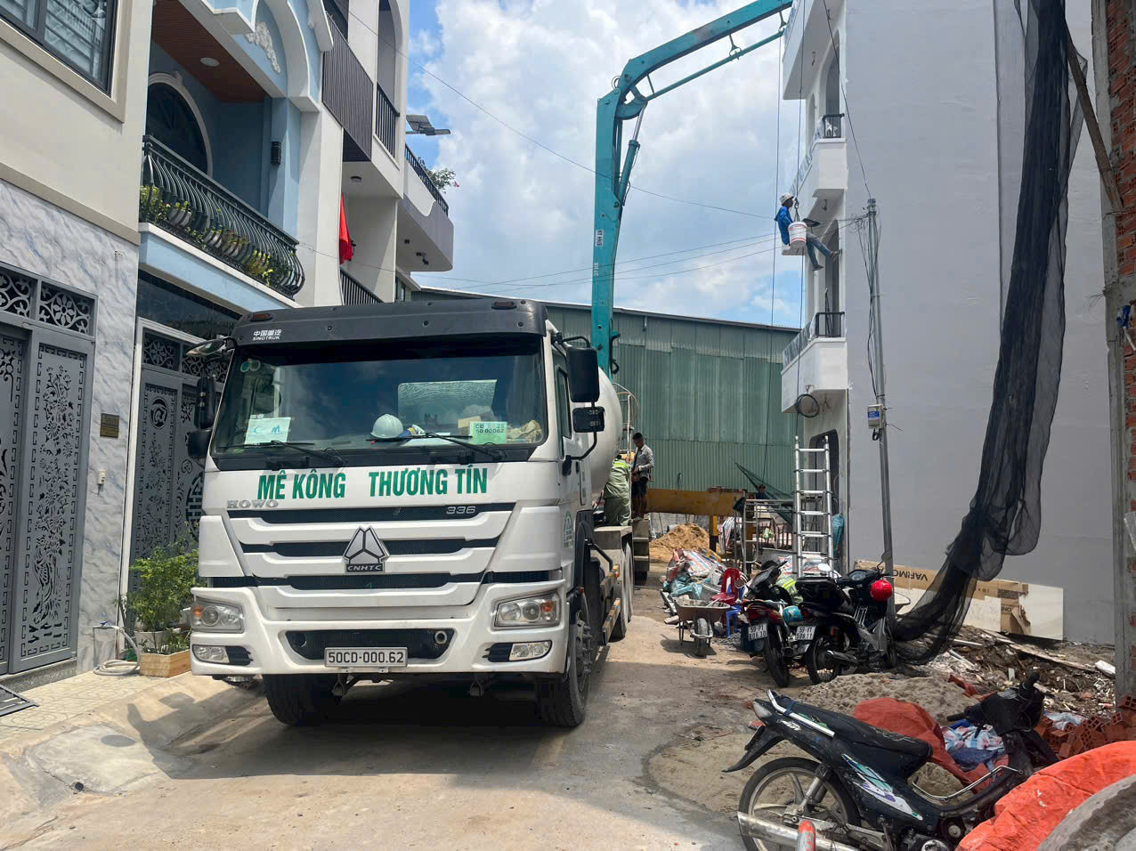 Xe vận chuyển của Mê Kông Thương Tín đáp ứng tốt ngay cả những con hẻm nhỏ