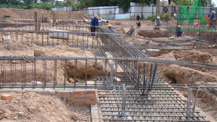 bố trí thép giằng móng