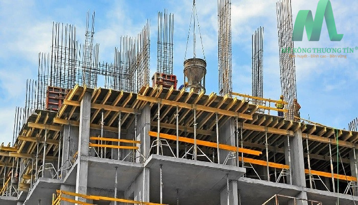 Cẩn thận khi thực hiện tháo dỡ cốp pha